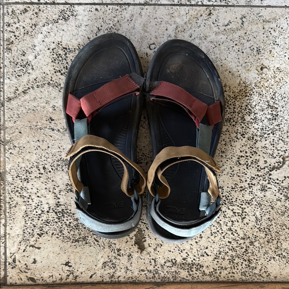 Men’s Teva Hurricane xlt2 sport sandal size 11